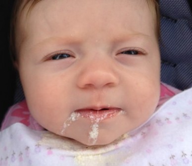 Срыгивания у ребенка