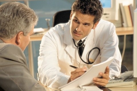 мужчина у врача