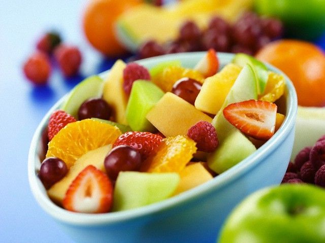 нарезанные фрукты