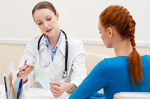 девушка у врача