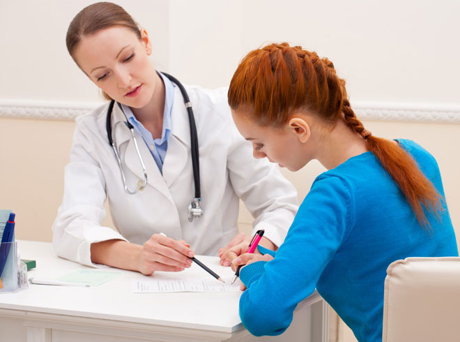 девушка на приеме у гинеколога