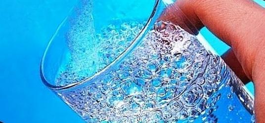 Стакан воды с содой