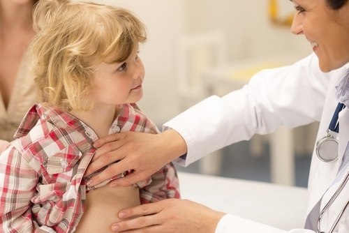 девочка у врача