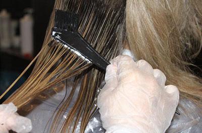 Нанесение состава при кератинировании