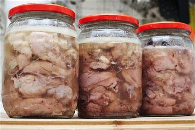 Тушенка в банках