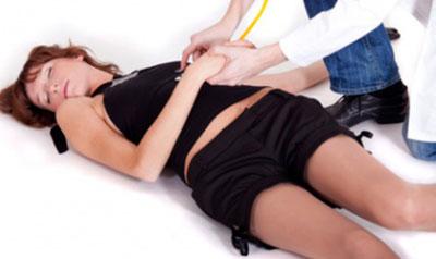 Девушка без сознания