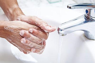 Мытье рук с мылом