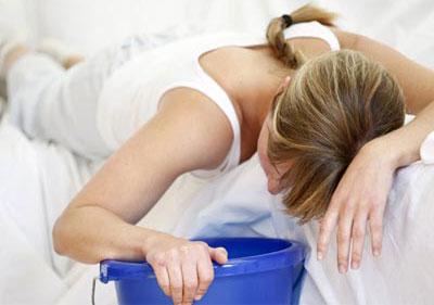 Рвота у девушки