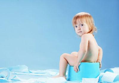 Ребенок на горшке