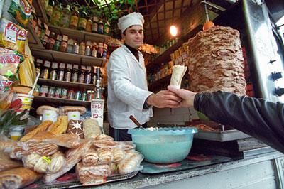 Продавец шаурмы