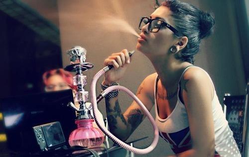 Курение кальяна