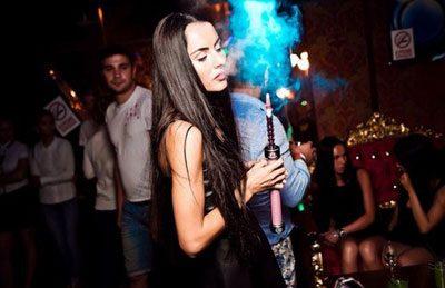 Курение в общественном месте