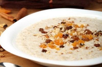 Овсяная каша с сухофруктами