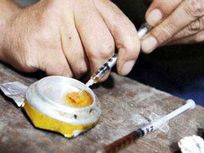 Приготовление инъекции метадона