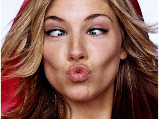 косые глаза у девушек