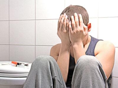 Парень после приема наркотиков