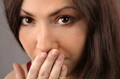 Отрыжка у девушки