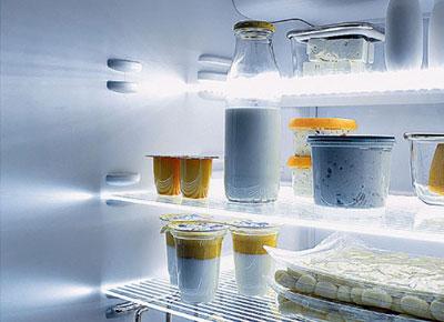 Молочные продукты в холодильнике