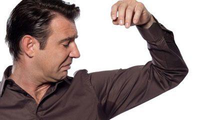 Вспотевший мужчина