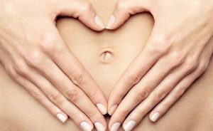 prichinyi-pochemu-nepriyatno-pahnet-pupka-ustranit-zapah-1-300x184