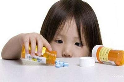 Ребенок и таблетки