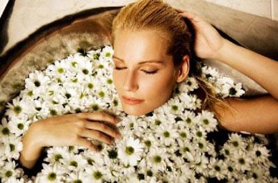 Ванна с ромашкой