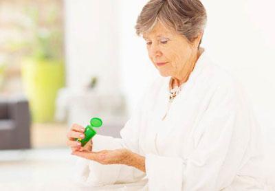 Женщина с таблетками